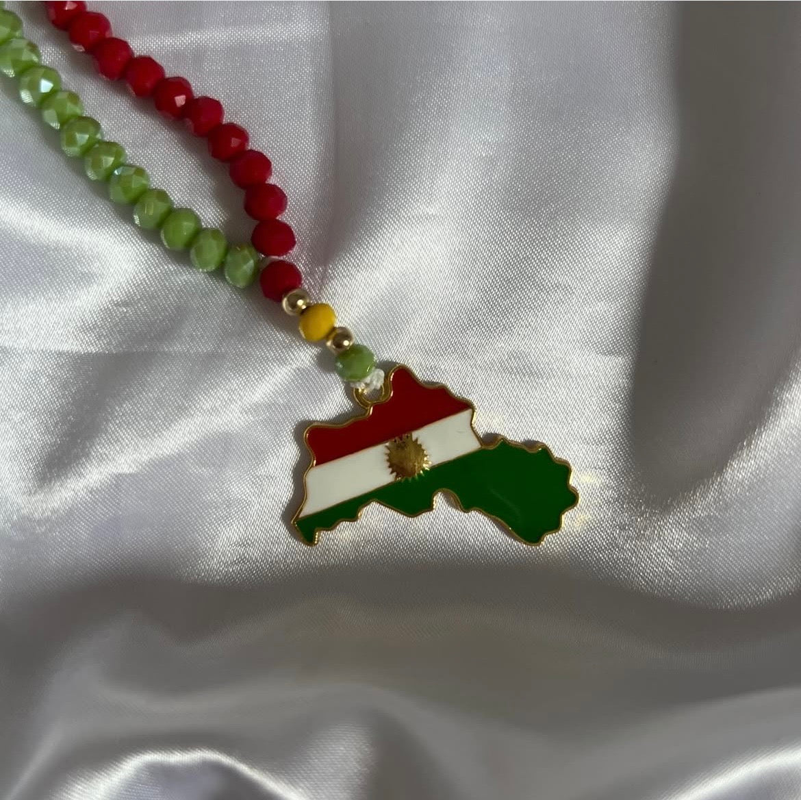 Tespih mit 99 Perlen und Kurdistan Flag Anhänger