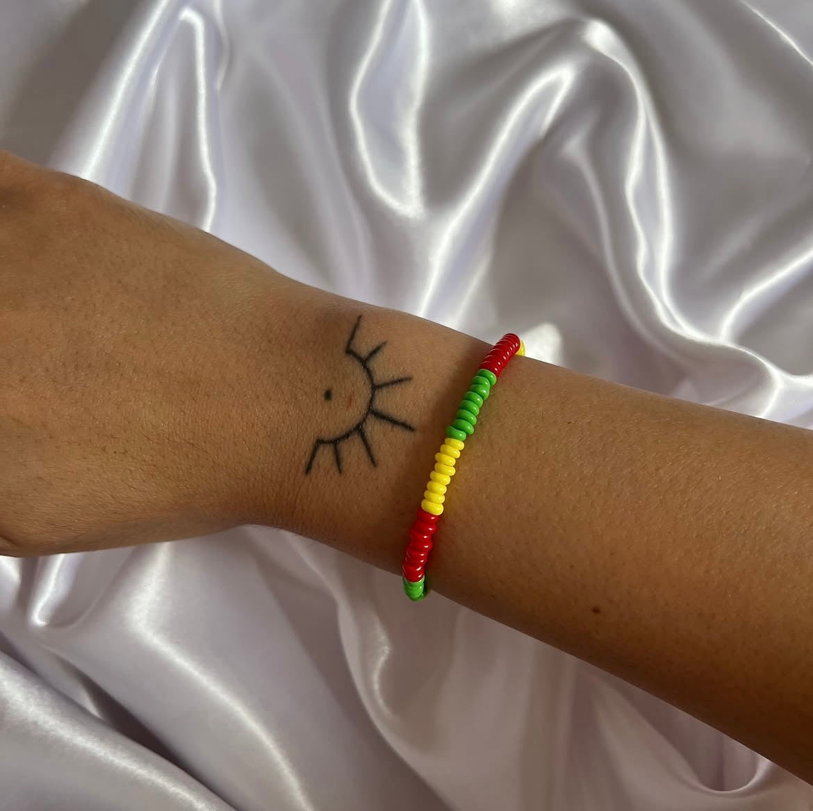 Armband aus Saatperlen