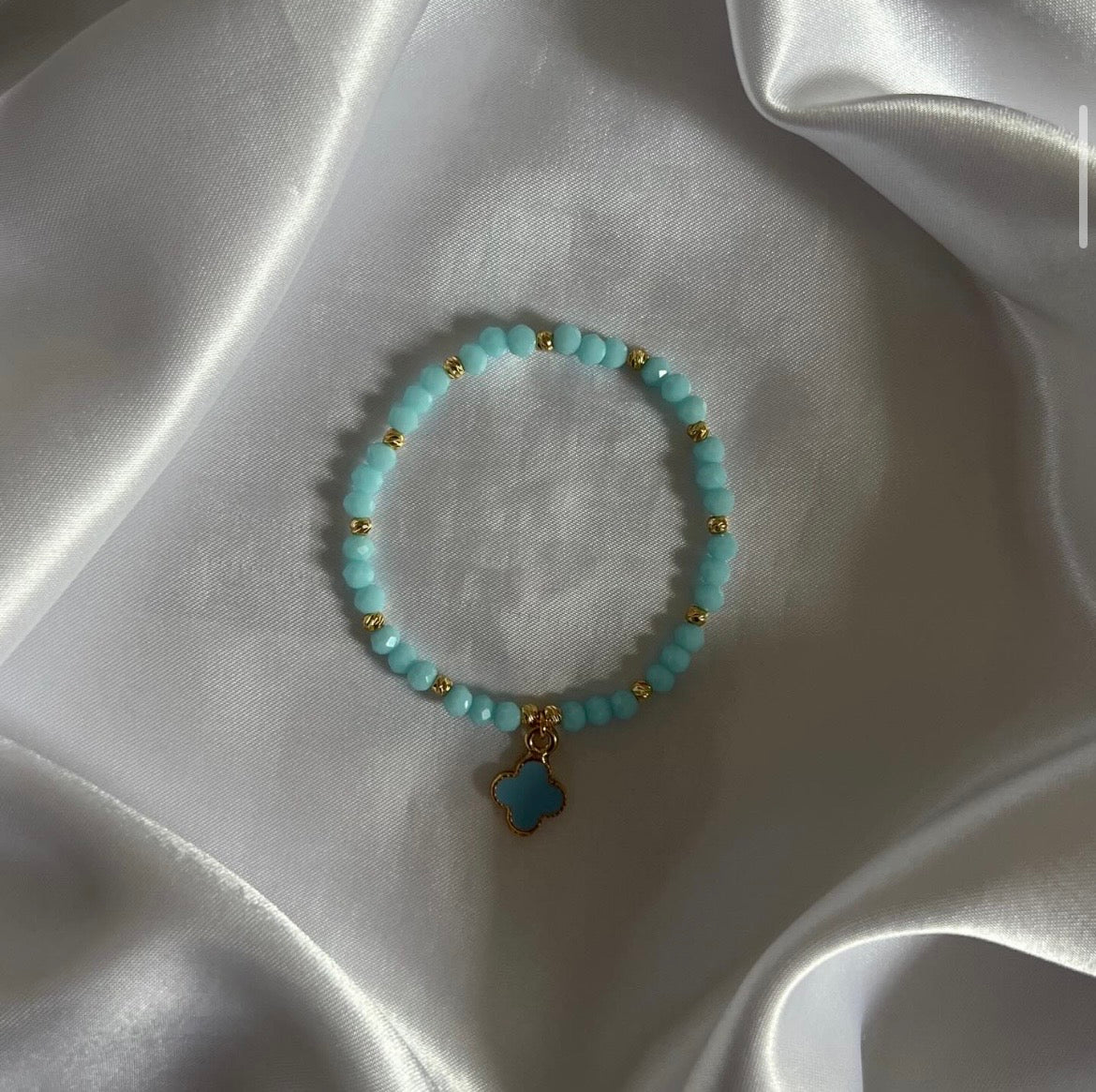 Kristallarmband Klee Hellblau