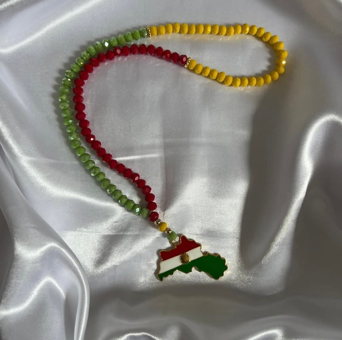Tespih mit 99 Perlen und Kurdistan Flag Anhänger